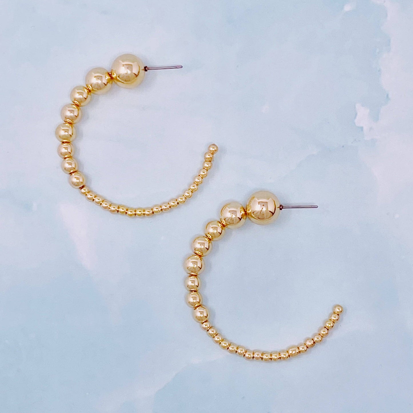 Gradation Bauble Hoop Earrings: Silver