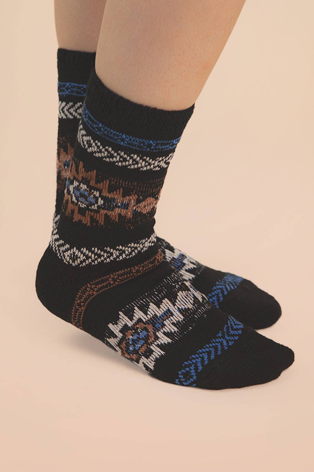 Aztec Graphic Cozy Crew Socks: Black