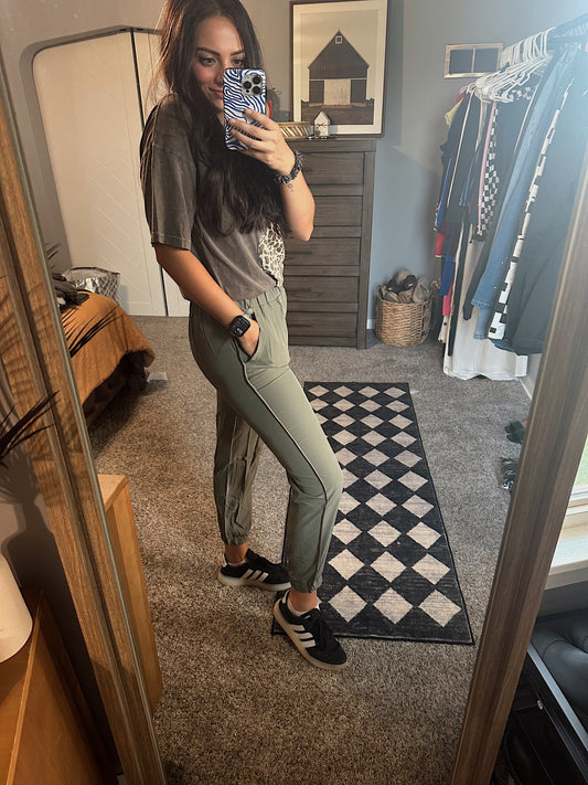 High Waisted Cargo Active Joggers w/ Pockets: Army Green