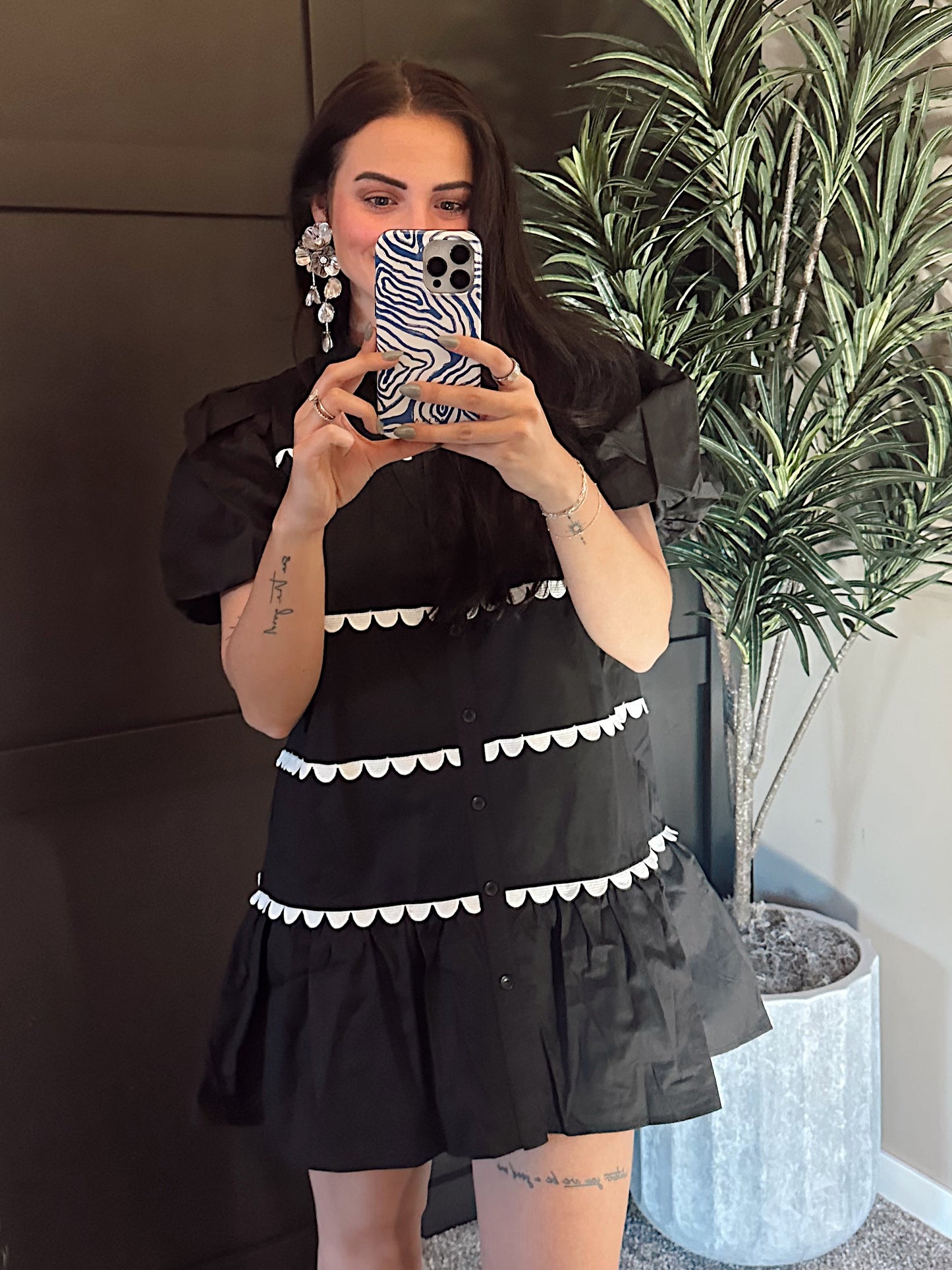 Sarah Scallop Detail Button Up Dress: Black
