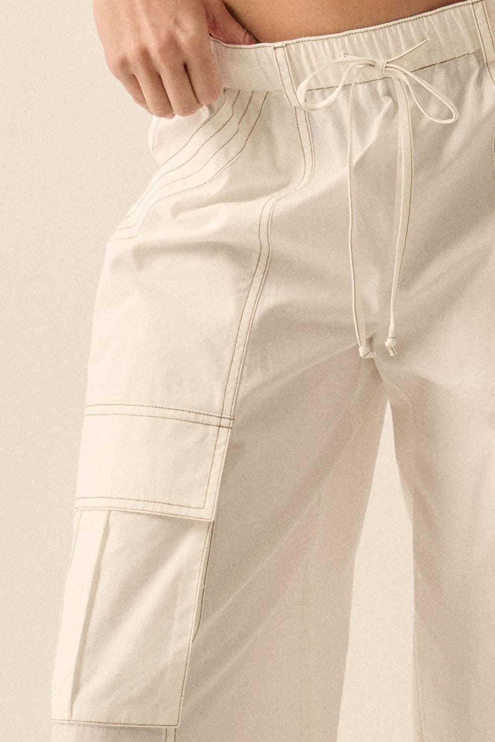 Solid High-Waist Contrast-Stitch Cargo Pants: Off White
