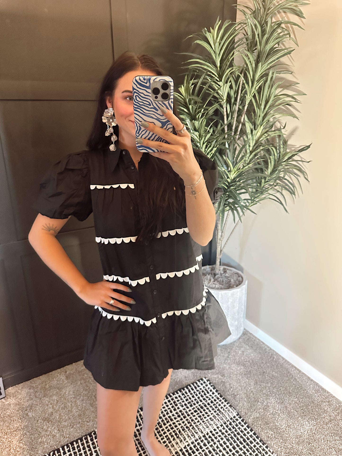 Sarah Scallop Detail Button Up Dress: Black