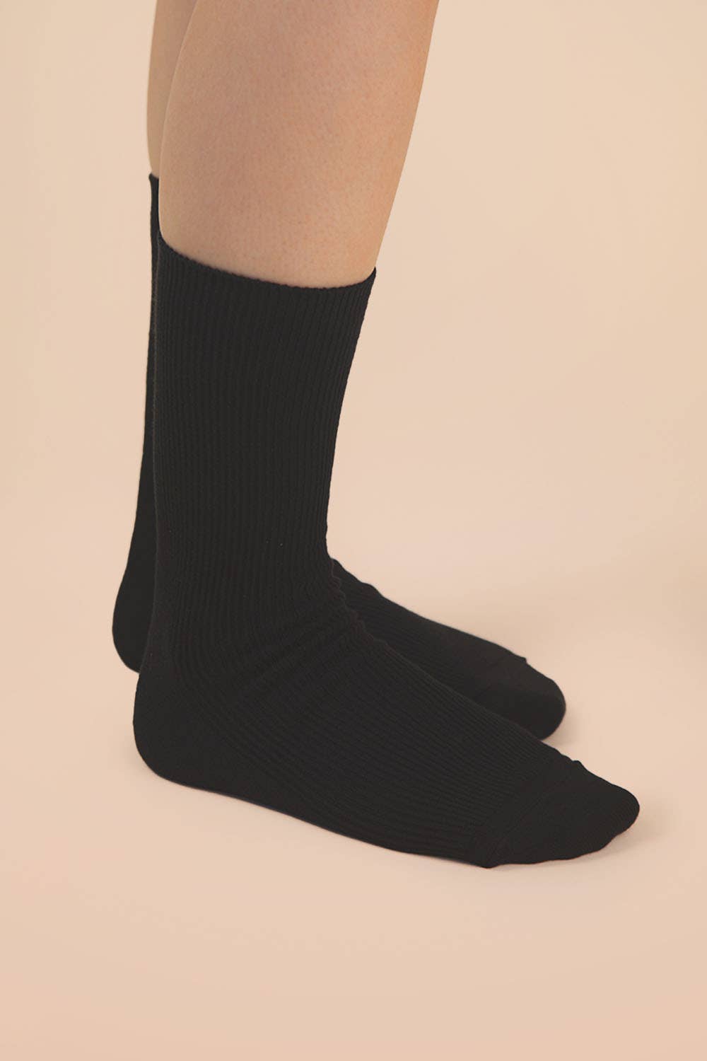Ribbed mock socks: Black