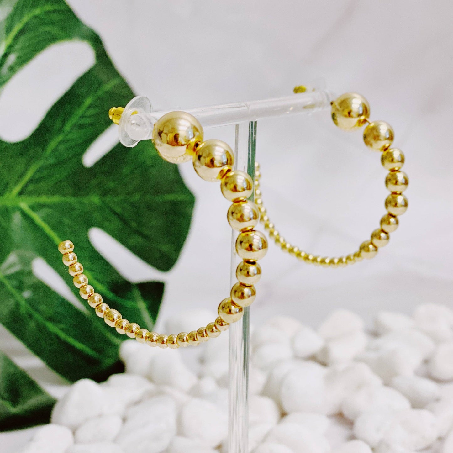 Gradation Bauble Hoop Earrings: Silver