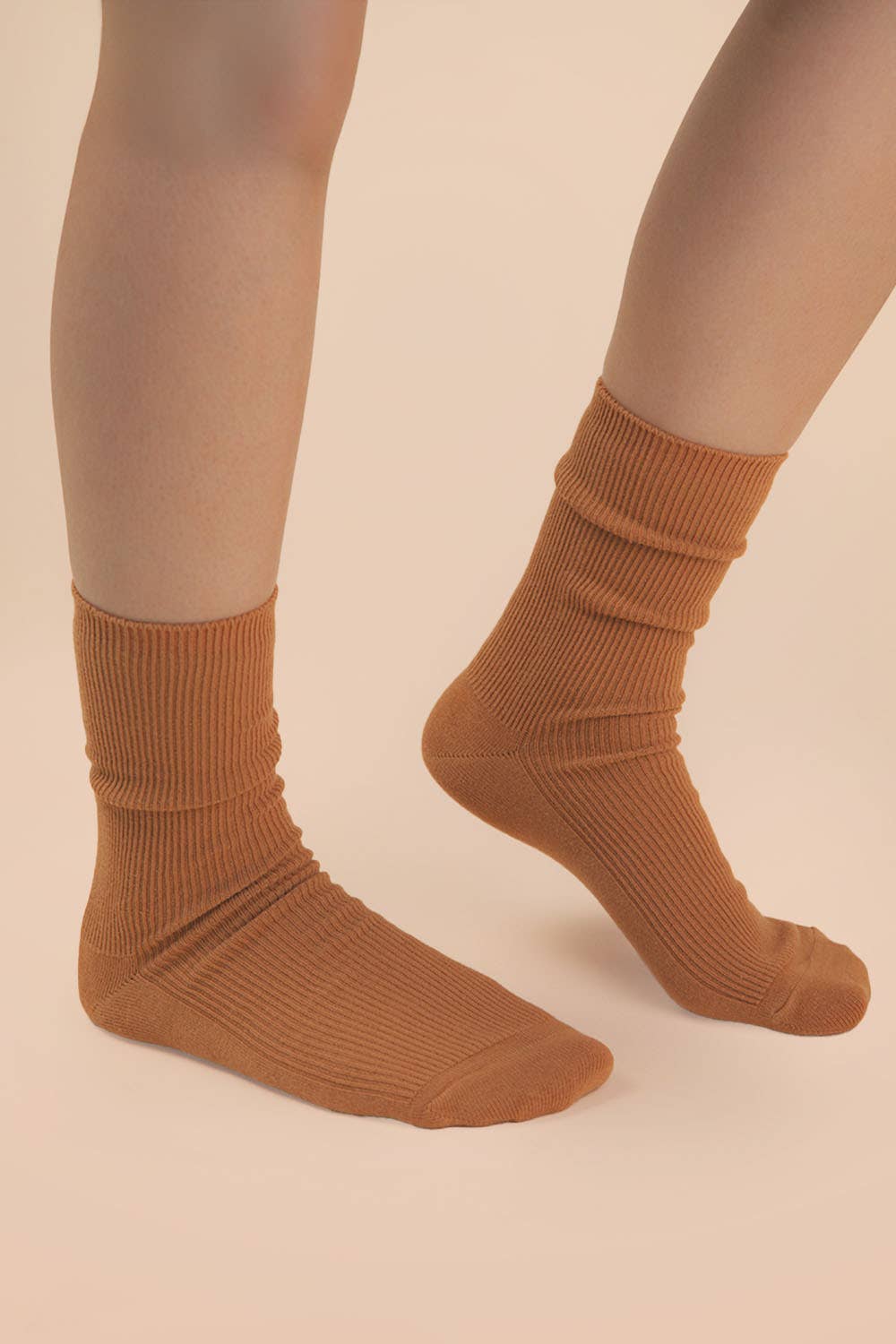 Ribbed mock socks: Cream