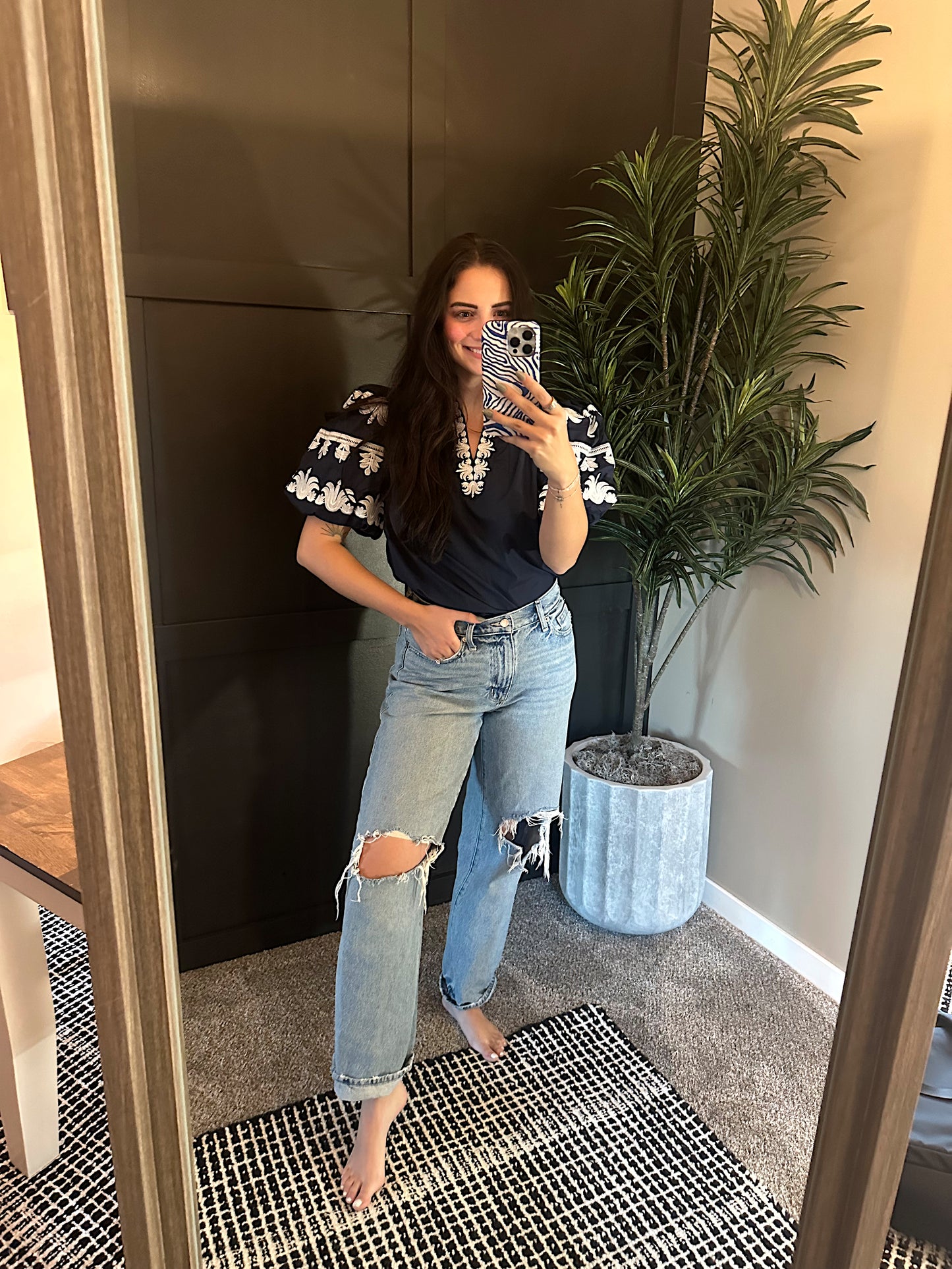 V-neck Embroidered Bubble Sleeve Top - Navy