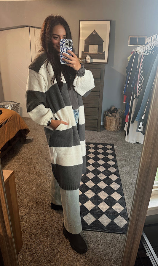 Striped Knit Open-Front Duster Pocket Cardigan: Charcoal-Off White