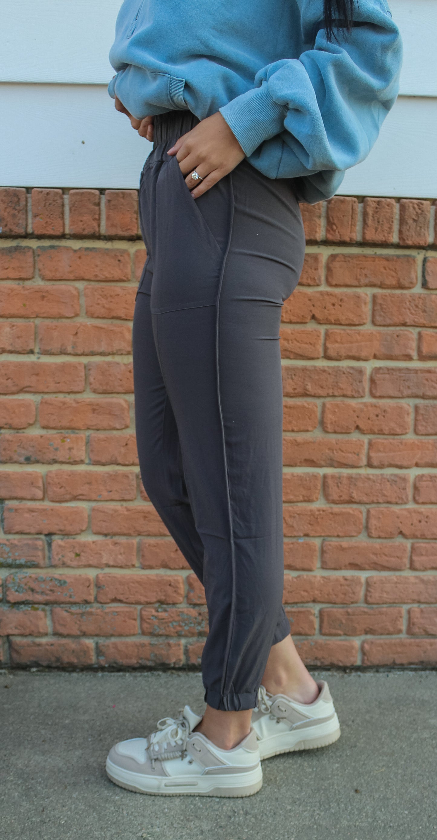 Elasticized Waist Jogger Pants (Charcoal)