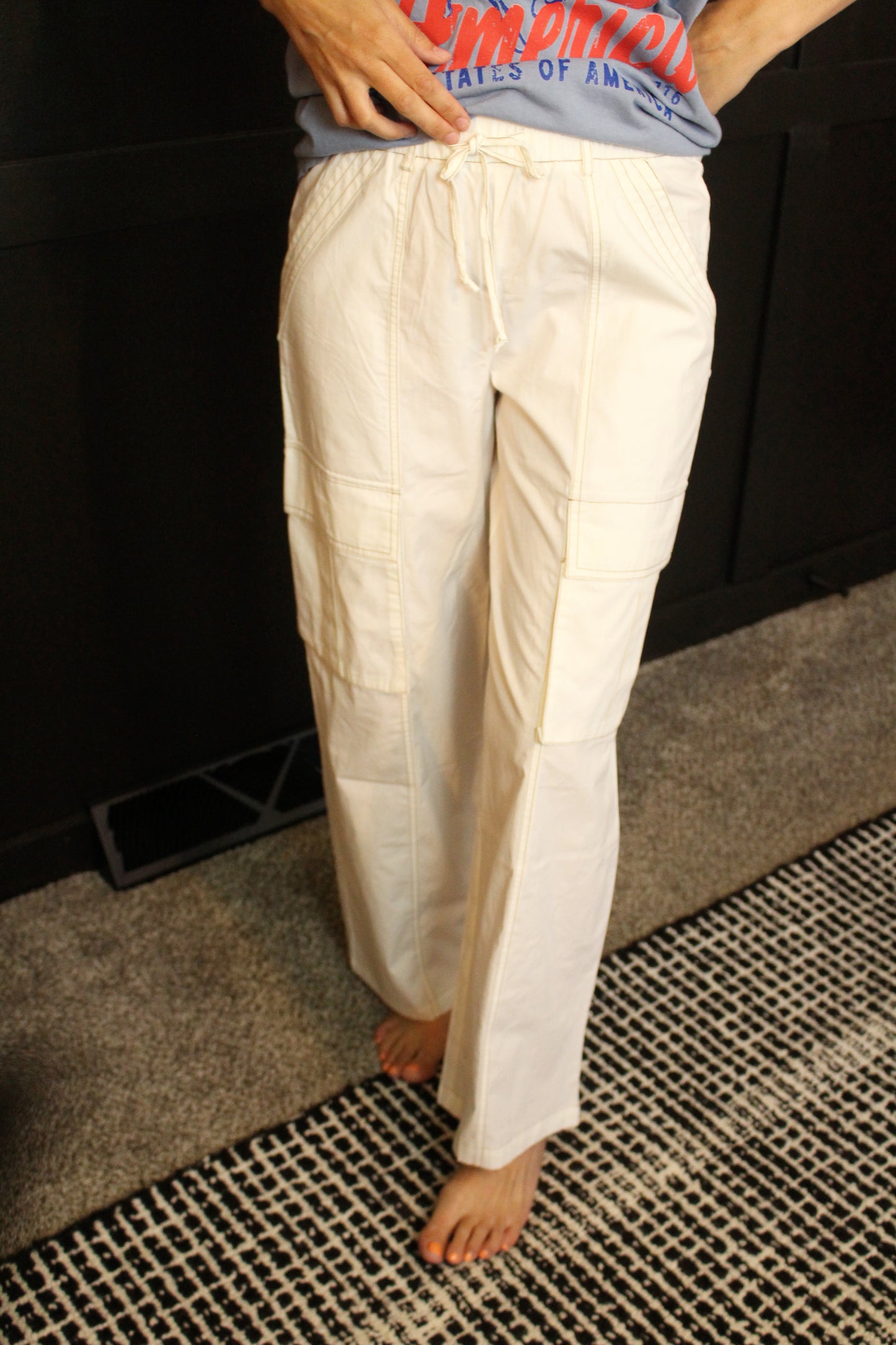 Solid High-Waist Contrast-Stitch Cargo Pants: Off White