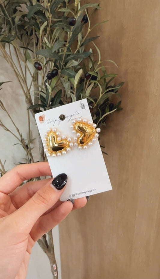 Pearl Heart Studded Earrings - Gold