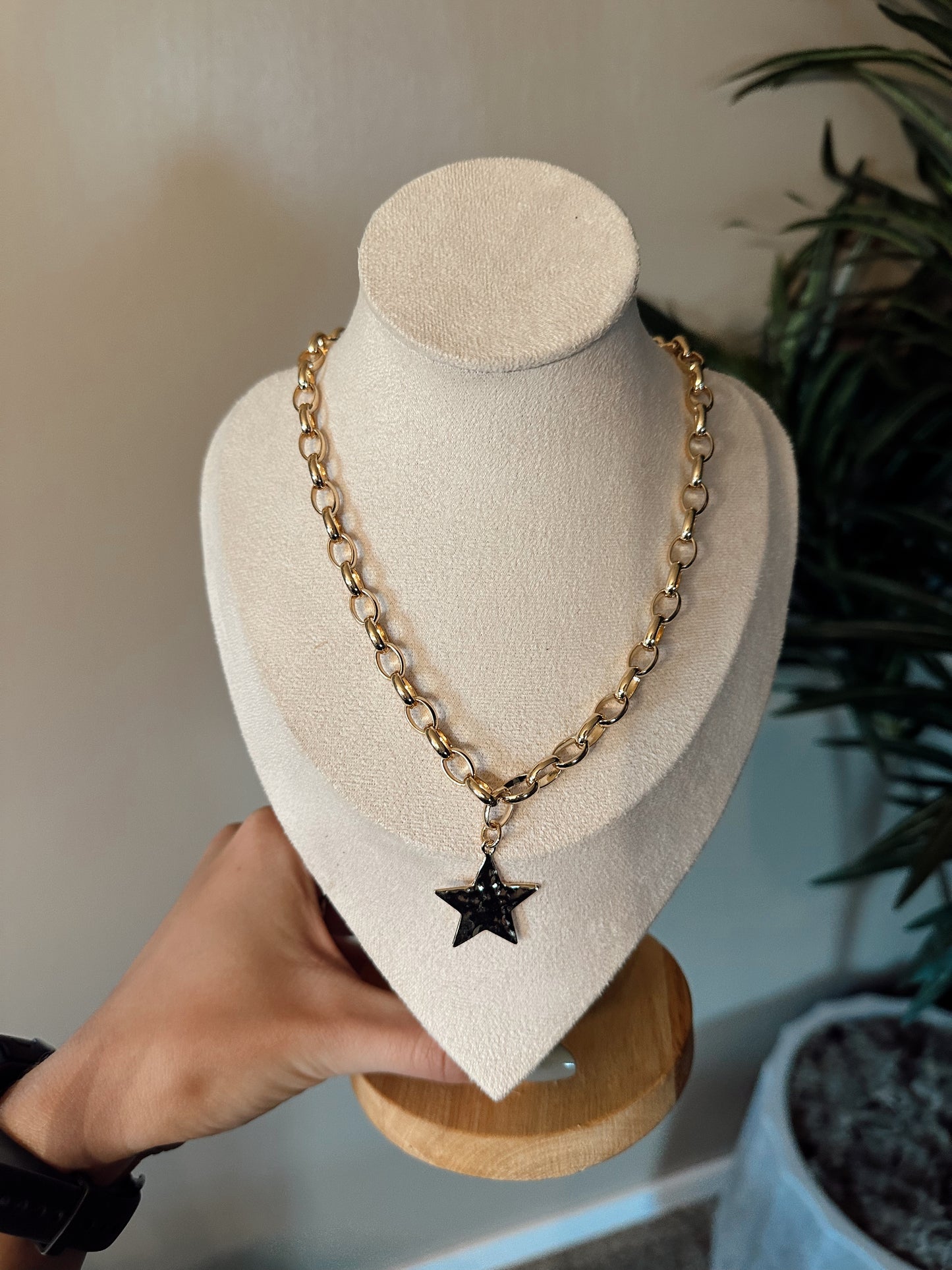 Textured Metal Star Pendant Chunky Chain Necklace