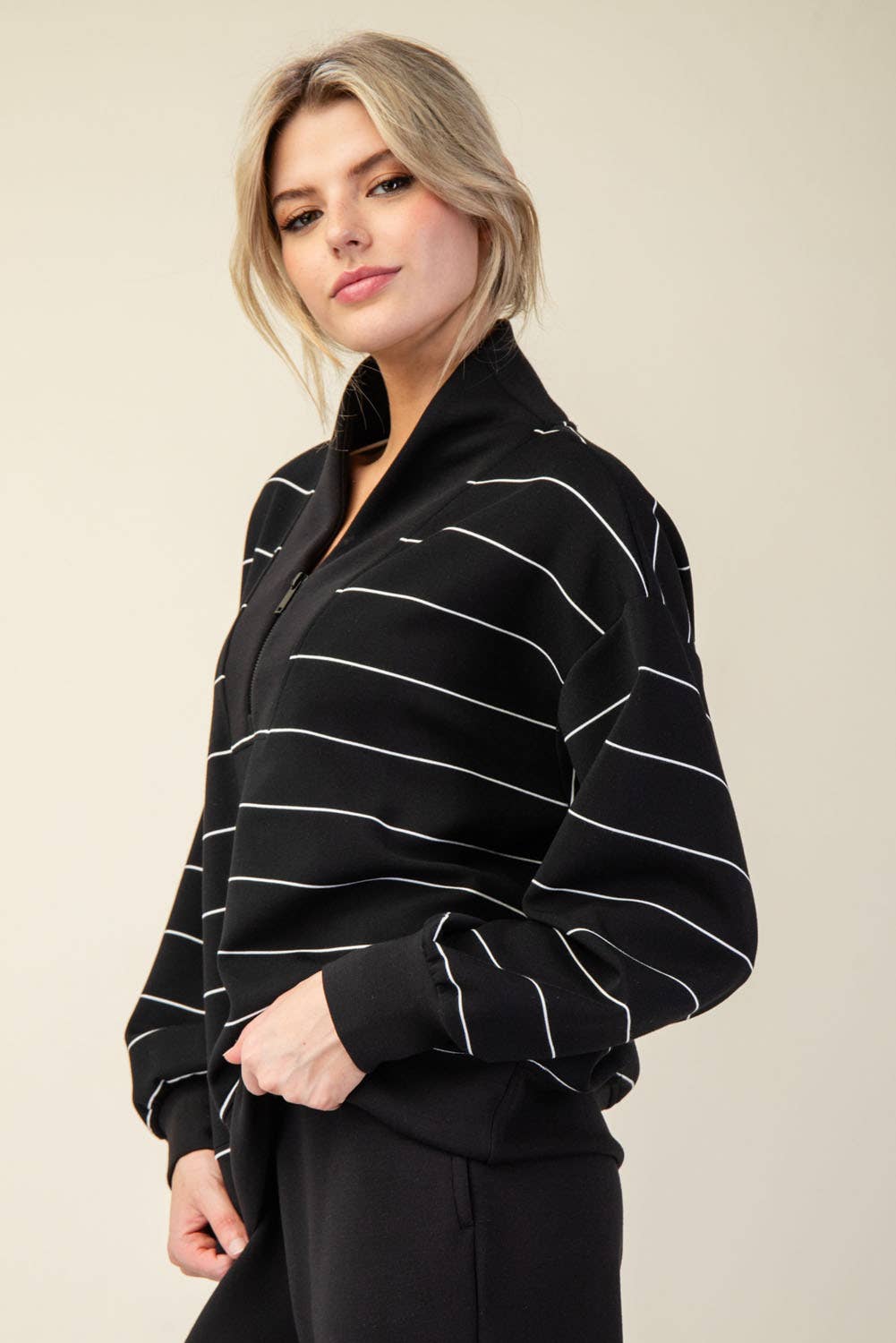 Modal Scuba Stripe V-Neck Jacket (Black/Cream)
