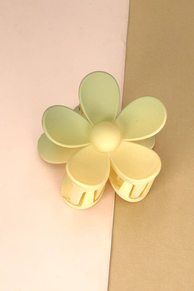 Matte Flower Claw Clip : Light Pink